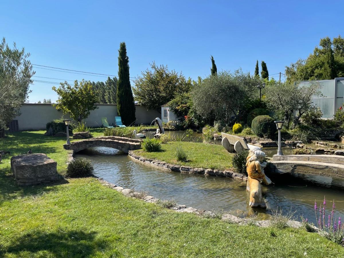 Studio Les Petits Lutins Entraigues-sur-la-Sorgue Bagian luar foto