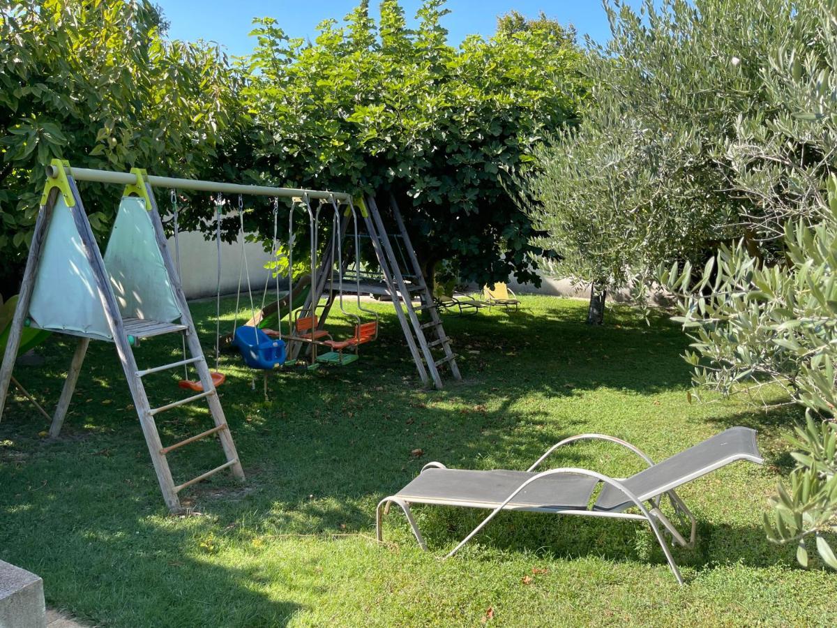 Studio Les Petits Lutins Entraigues-sur-la-Sorgue Bagian luar foto
