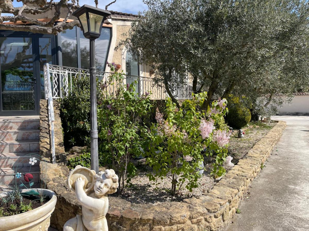 Studio Les Petits Lutins Entraigues-sur-la-Sorgue Bagian luar foto
