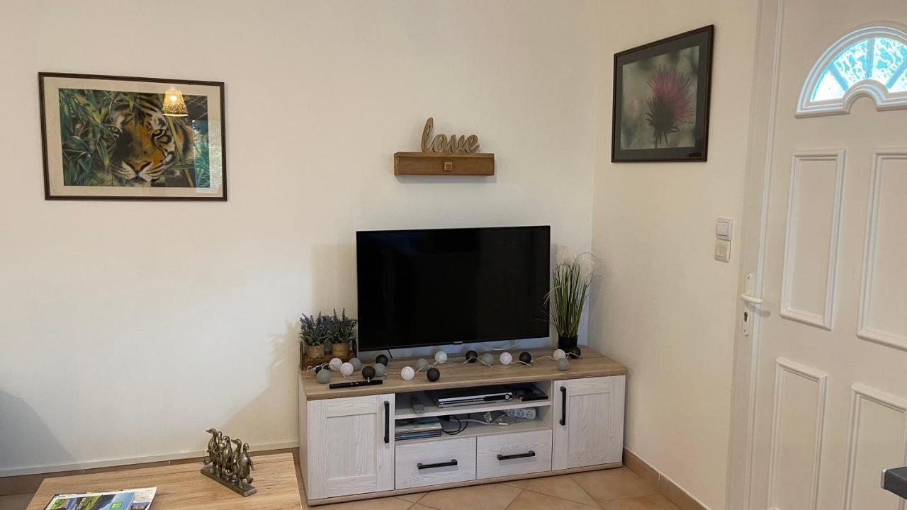 Studio Les Petits Lutins Entraigues-sur-la-Sorgue Bagian luar foto